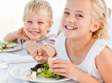 Dietetyczne nawyki, które chronią dzieci przed próchnicą